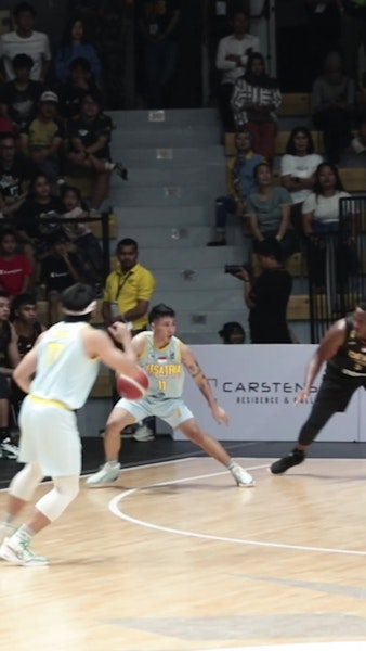 Andre with the alley, Kentrell flies for the oop! ????  #IBLIndonesia #IBLTokopedia2024